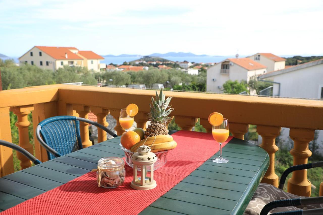 Apartmani Sarlija Pakoštane Esterno foto