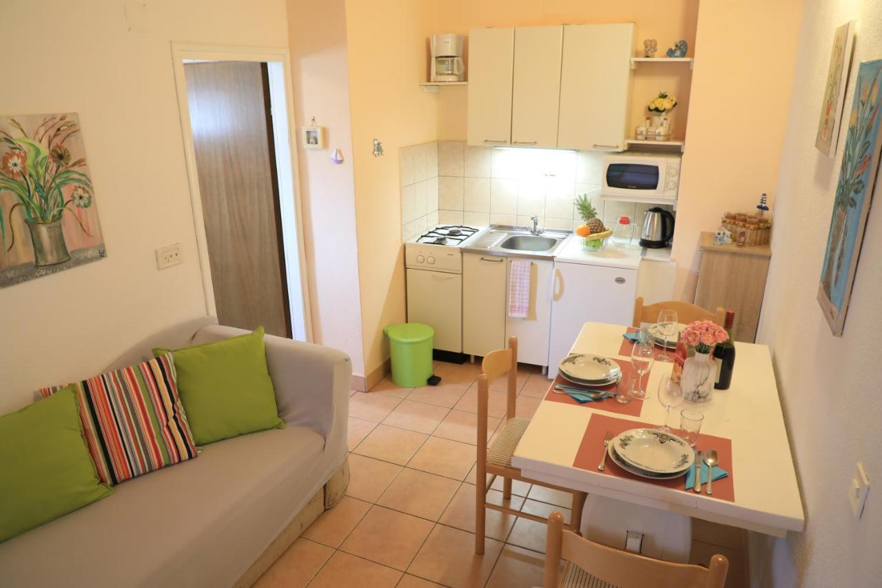 Apartmani Sarlija Pakoštane Esterno foto