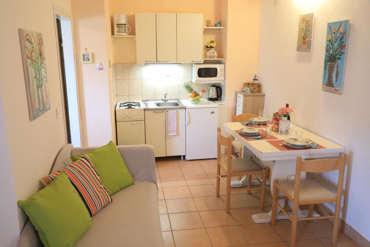 Apartmani Sarlija Pakoštane Esterno foto