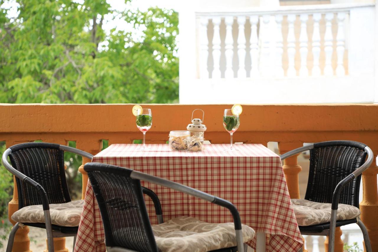 Apartmani Sarlija Pakoštane Esterno foto
