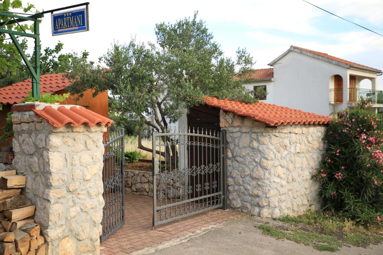 Apartmani Sarlija Pakoštane Esterno foto